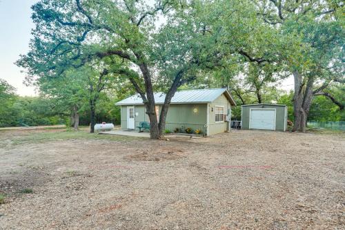 Valley View Apartment | Cabin w/Hot Tub in Valley View: Pets Welcome!
