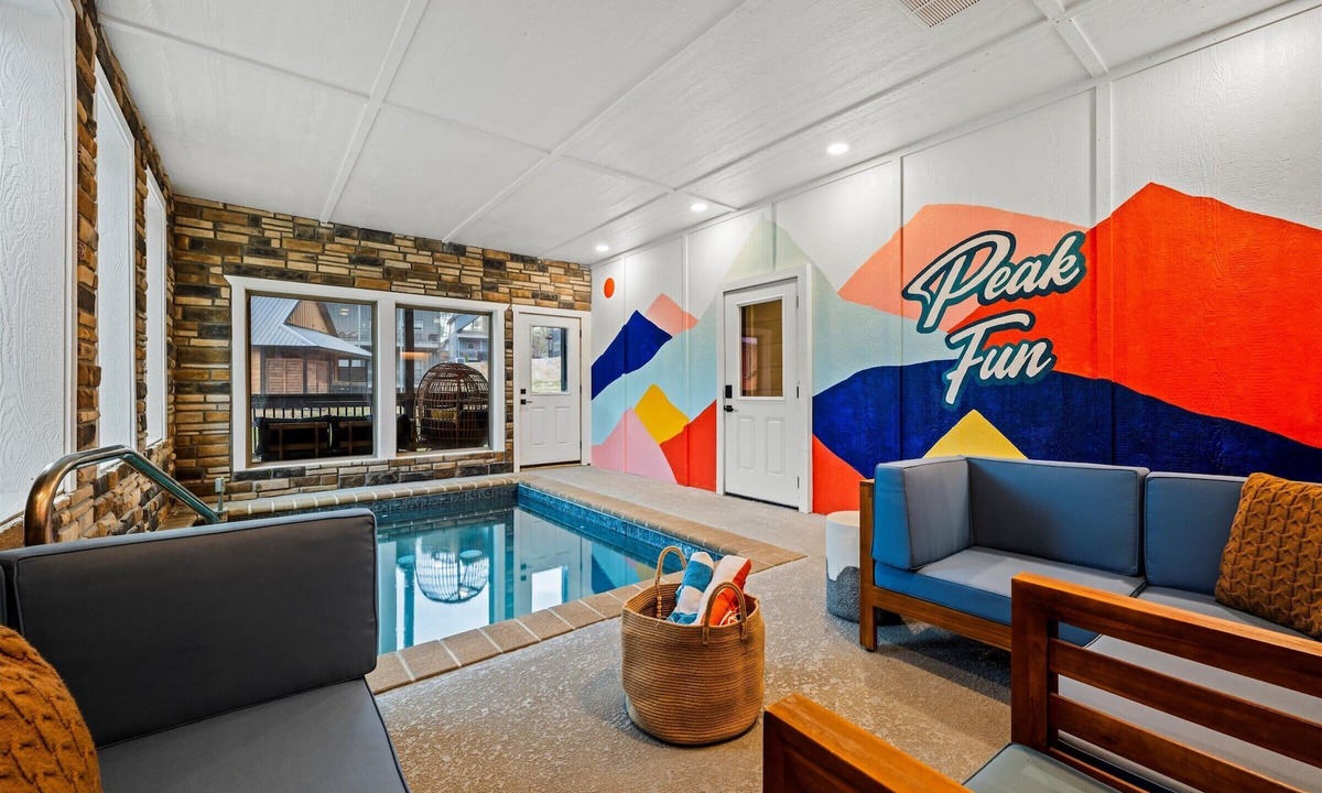 Pigeon Forge Cabin | Cabin w/indoor pool & game room