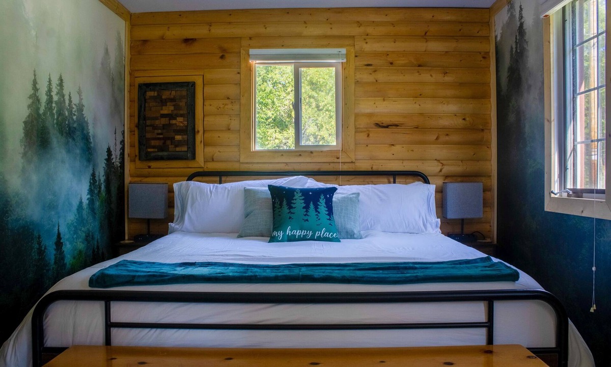 Tichigan Cabin | Cabin, Waterfront, Firepit, Dog Friendly