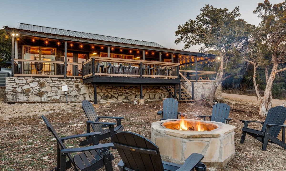 Paluxy Cabin | Cabin with Views, AMAZING POOL, Pickleball, & Game Building on 16 Acres!
