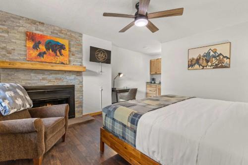 Estes Park Apartment | Cabin15 - King bed Hotel Style Unit
