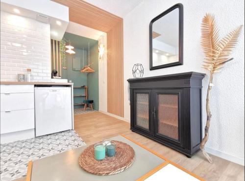 La Grande-Motte Apartment | Cabine cosy et élégante aux berges du ponant
