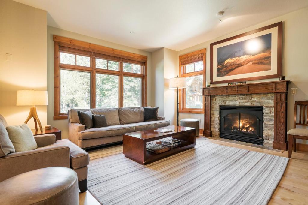 Crooked Pines House | Cabins 13