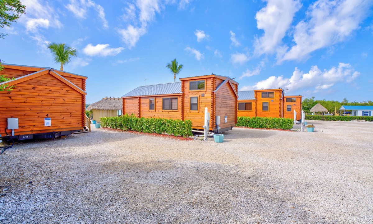 Marathon Cabin | Cabins at Bonefish Bay