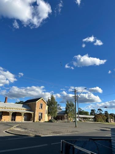 Wallerawang Hotel | Cabins of wang