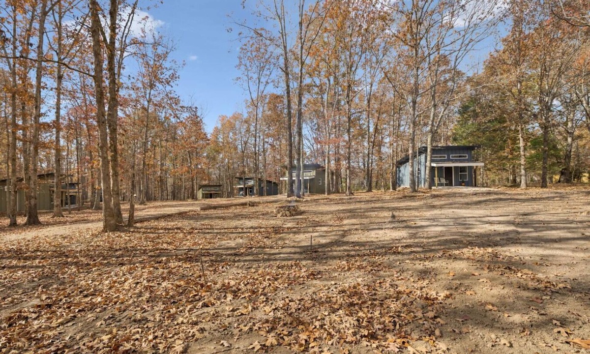 Lewis County Cabin | Cabins off the Trace: Cabin 9