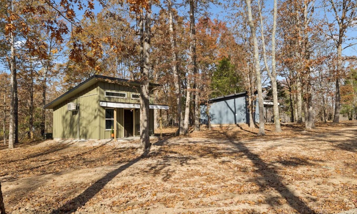 Lewis County Cabin | Cabins off the Trace: Cabin 10
