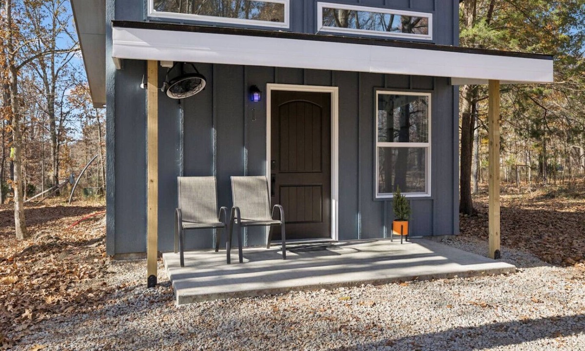 Lewis County Cabin | Cabins off the Trace: Cabin 7