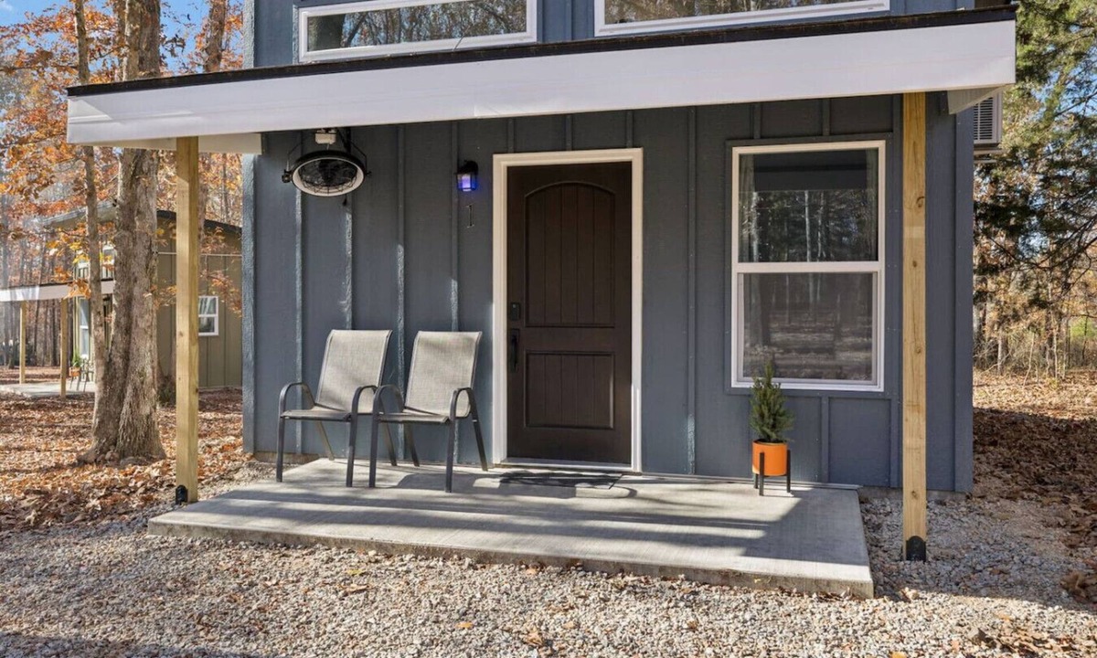 Lewis County Cabin | Cabins off the Trace: Cabin 3
