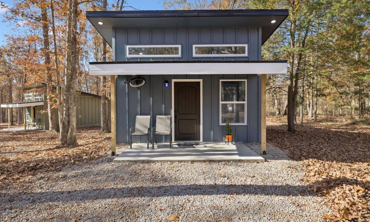 Lewis County Cabin | Cabins off the Trace: Cabin 5