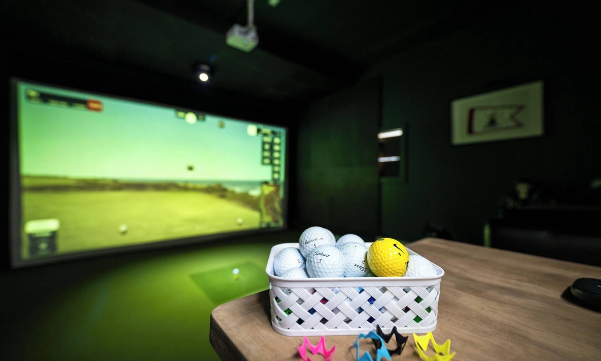 Grand-Etang House | Cabot Trail Clubhouse- private golf simulator