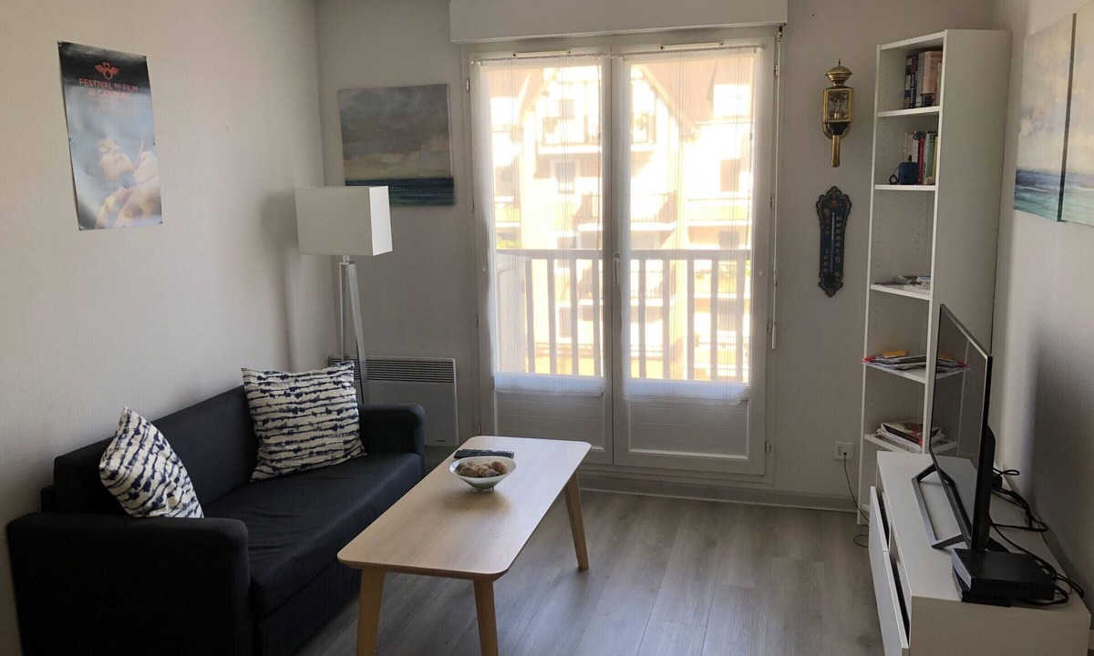 Cabourg Apartment | Cabourg: Beachside apartment, balcony, internet, parking