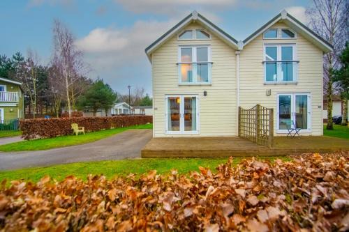 Wisbech House | Caddy Lodge