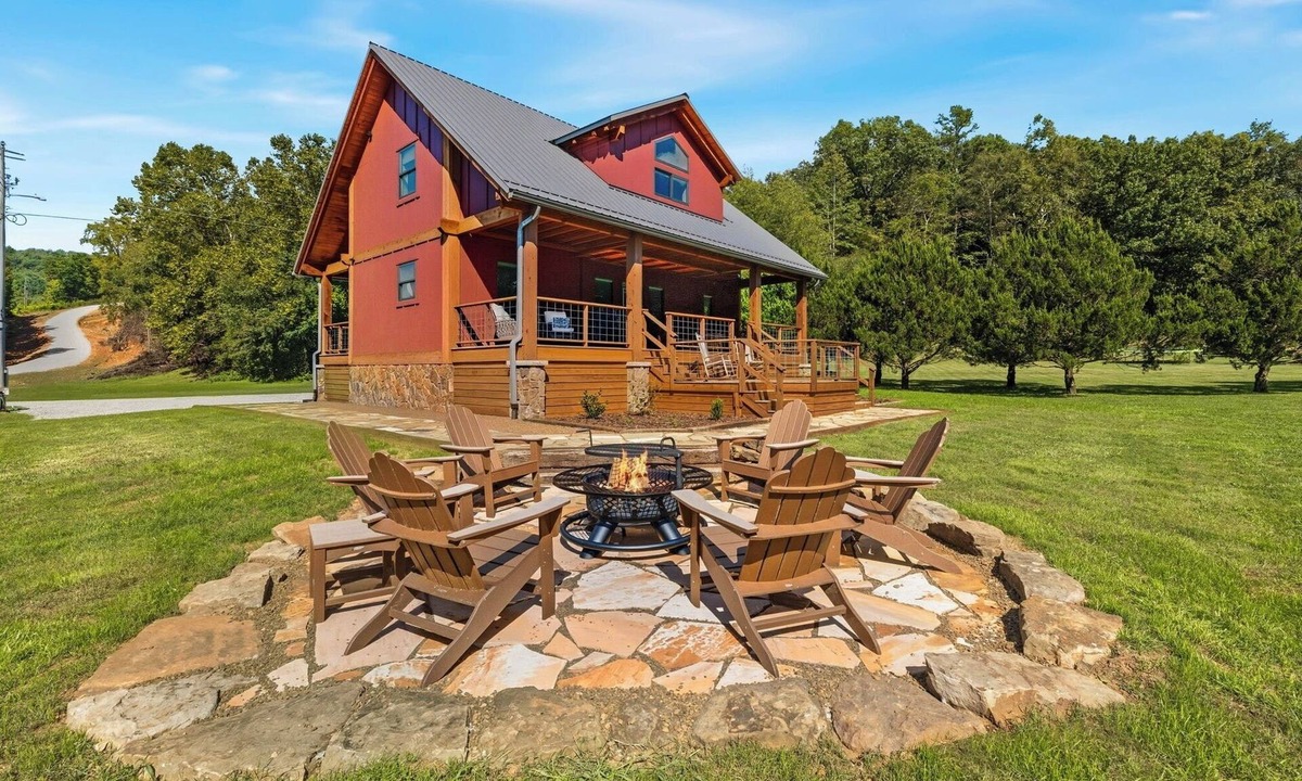 Combs Cabin | Cade’s Cabin in the beautiful Ozark Mountains- sleeps 8