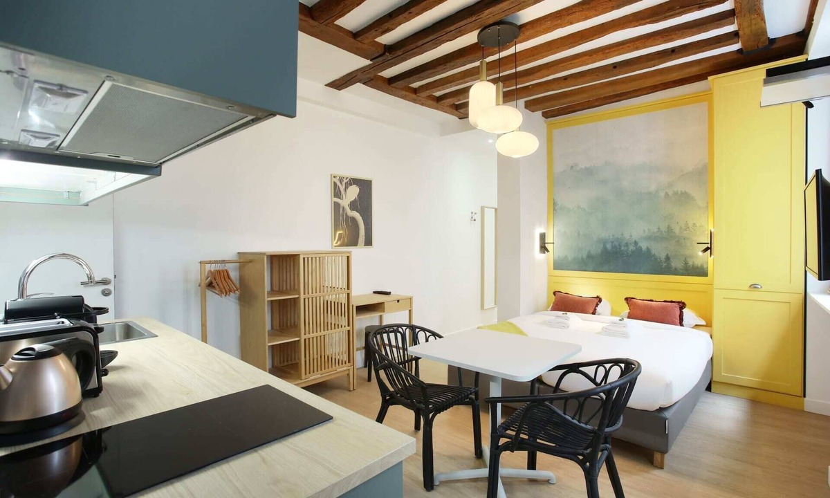 Quartier du Faubourg-Montmartre Apartment | Cadet 102 - Studio Apartment, Sleeps 2