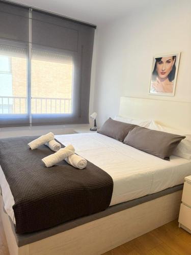 Cornella de Llobregat Apartment | Cadillac Check-in flexible-Bien comunicado-cerca Barcelona
