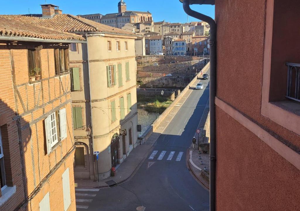 Albi Apartment | Cadre exceptionnel niché sous les toits dans le quartier historique