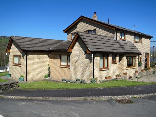 Llangynidr House | Cae y Rhedyn Annexe