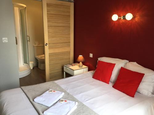 Dinan Hotel | Cafe Hotel du Theatre