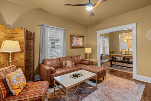 Walnut Street House | Cairo St Bungalow