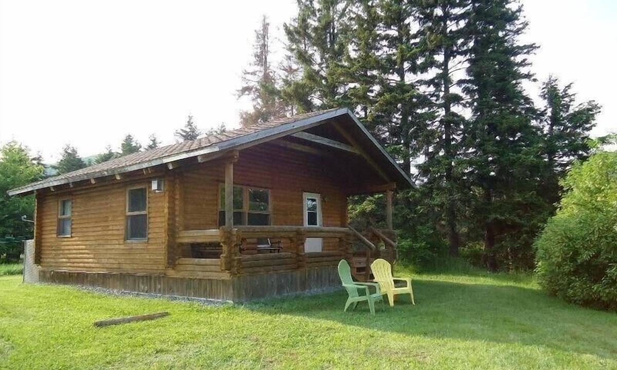 Margaree Forks House | Cajun Cedar Log Cottages 2 Bdrm - Cape Breton Unit 2