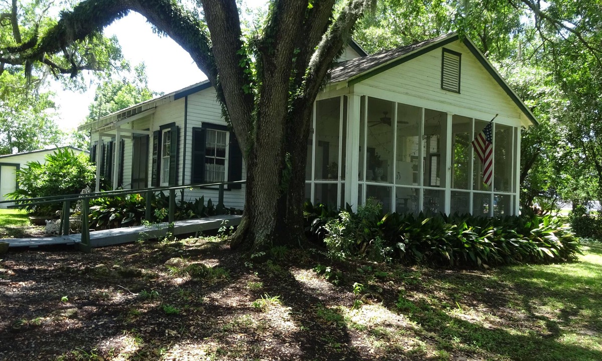 Patterson Cottage | Cajun Jack Cottage on the River