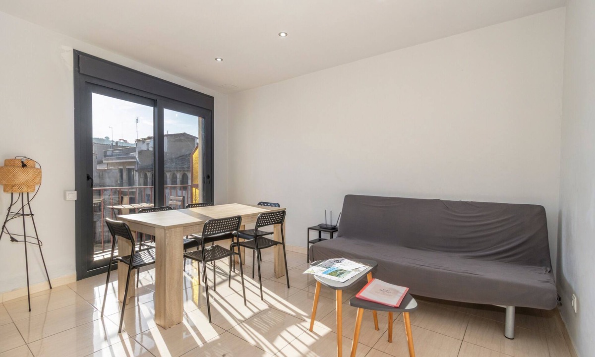 Camarasa Apartment | Cal Benet de Camarassa 3 – Piso céntrico con 3 habitaciones y ascensor
