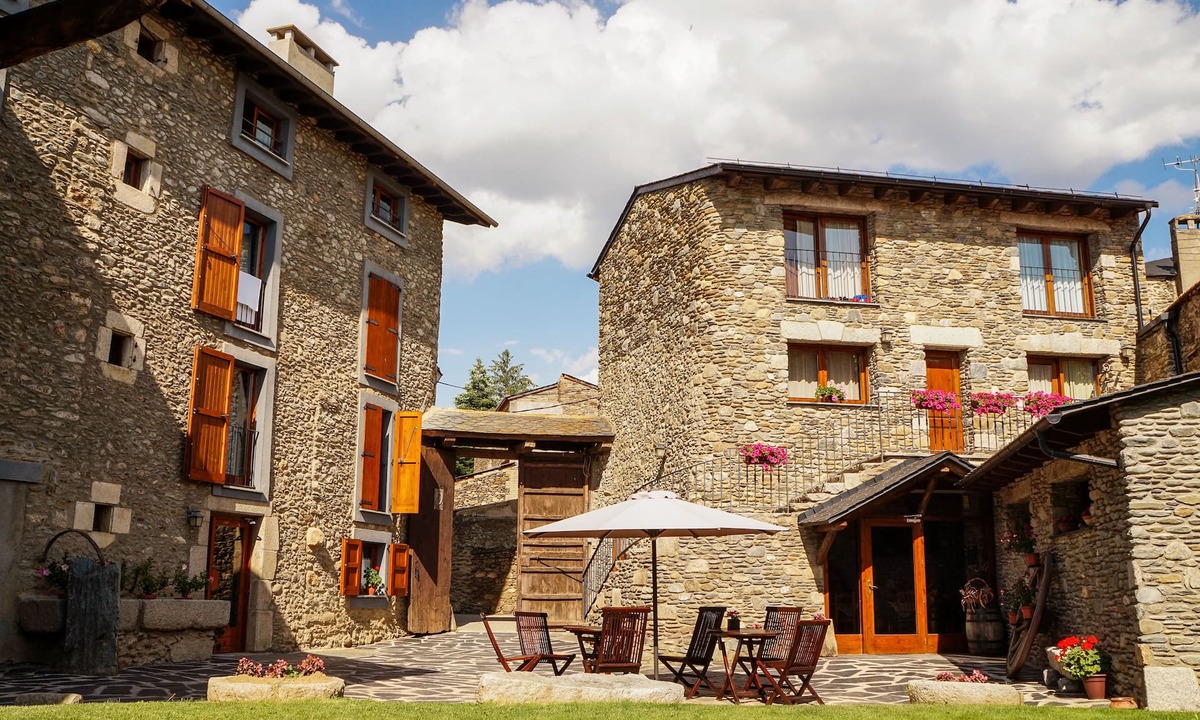 Age House | Cal Marrufes