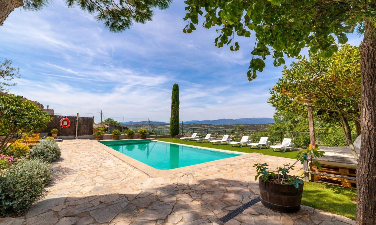 Agramunt Cottage | Cal París: cottage with pool and jacuzzi