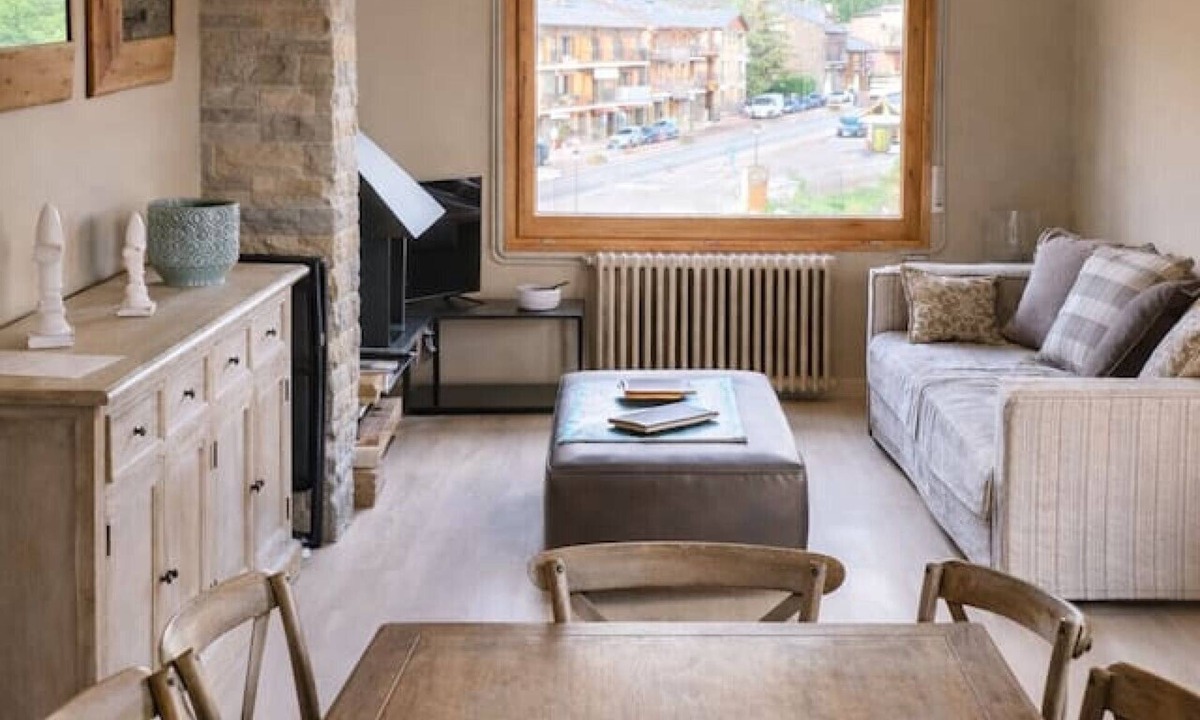 Llivia Apartment | CaL QuEROL Llivia Premium - Estilo y calidez