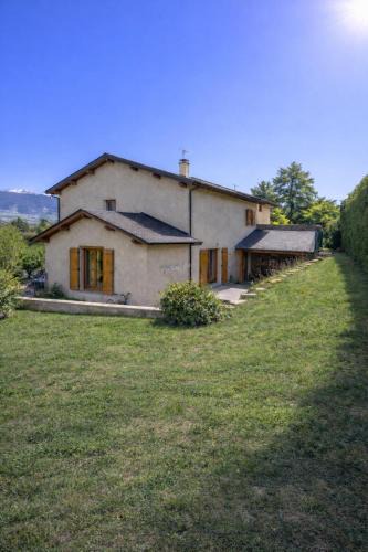 Ur House | CAL QuEROL UR casa amb jardí i bbq i billar