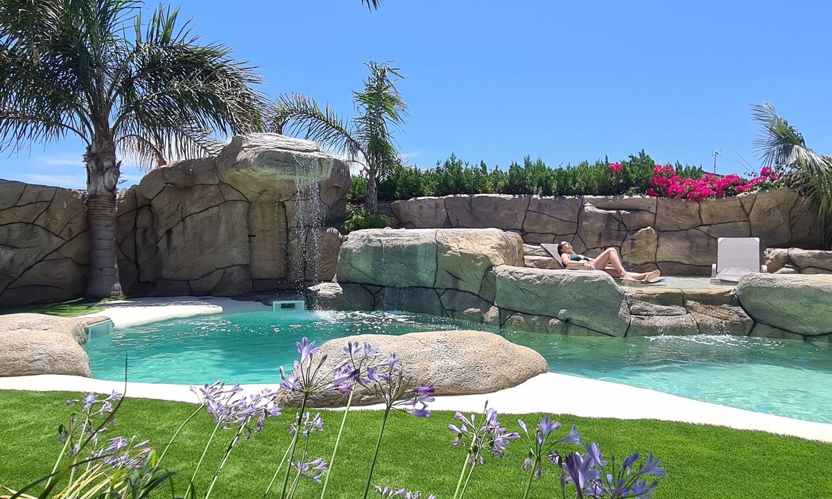 Calafat Villa | CALAFAT PALMS (VILLA WITH GARDEN AND PRIVATE POOL - ELECTRIC CAR CHARGER)