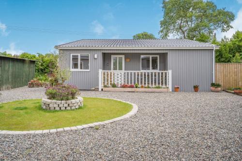 Jameston House | Caldey Lodge Bier Wood Lodges