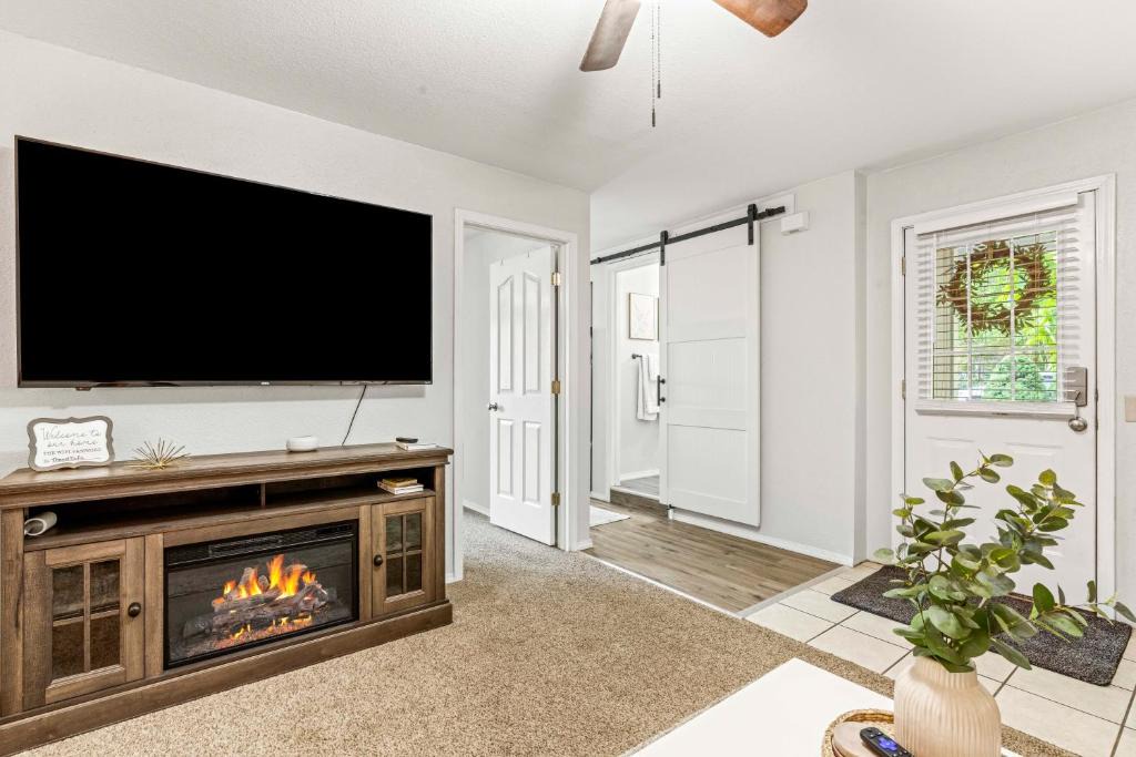 Caldwell House | Caldwell Charming 1BedBath Home next Golf Course