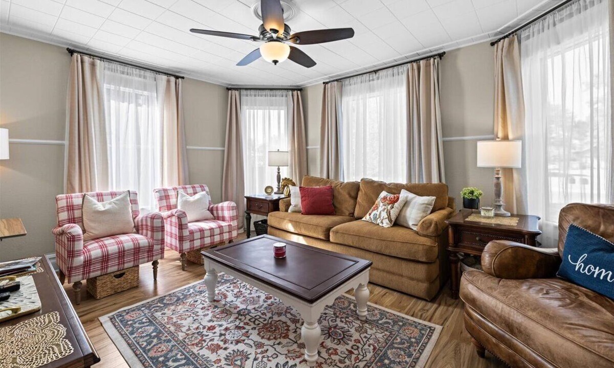 Caldwell House | Caldwell Retreat Golf/Downtown