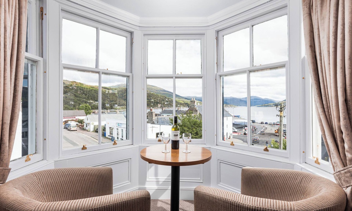 Ullapool Hotel | Caledonian Hotel