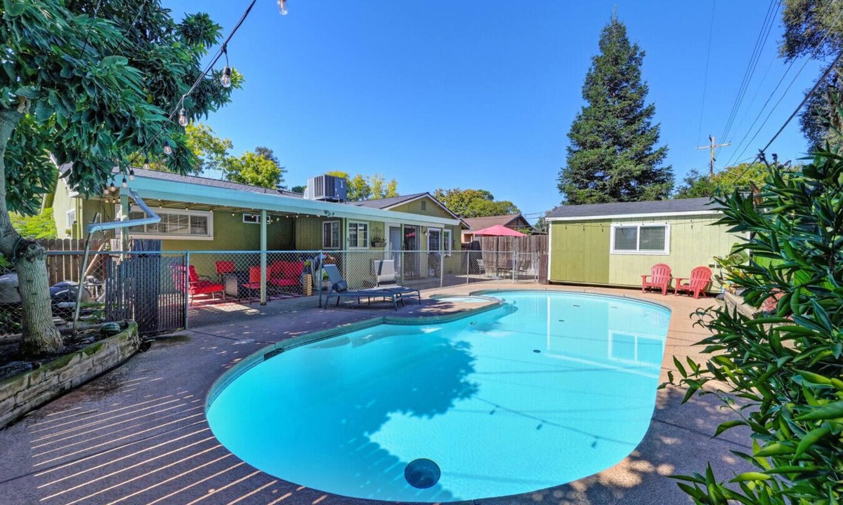 Sacramento House | CalExpo/Arden/HotTub/Pool/Firepit/BBQ/No Pet Fee
