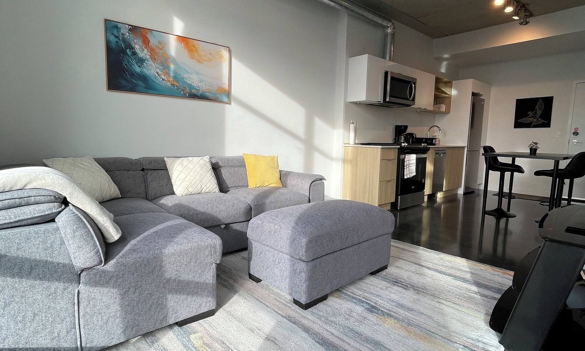 Connaught Condo | Calgary’s Downtown Haven - Free Parking