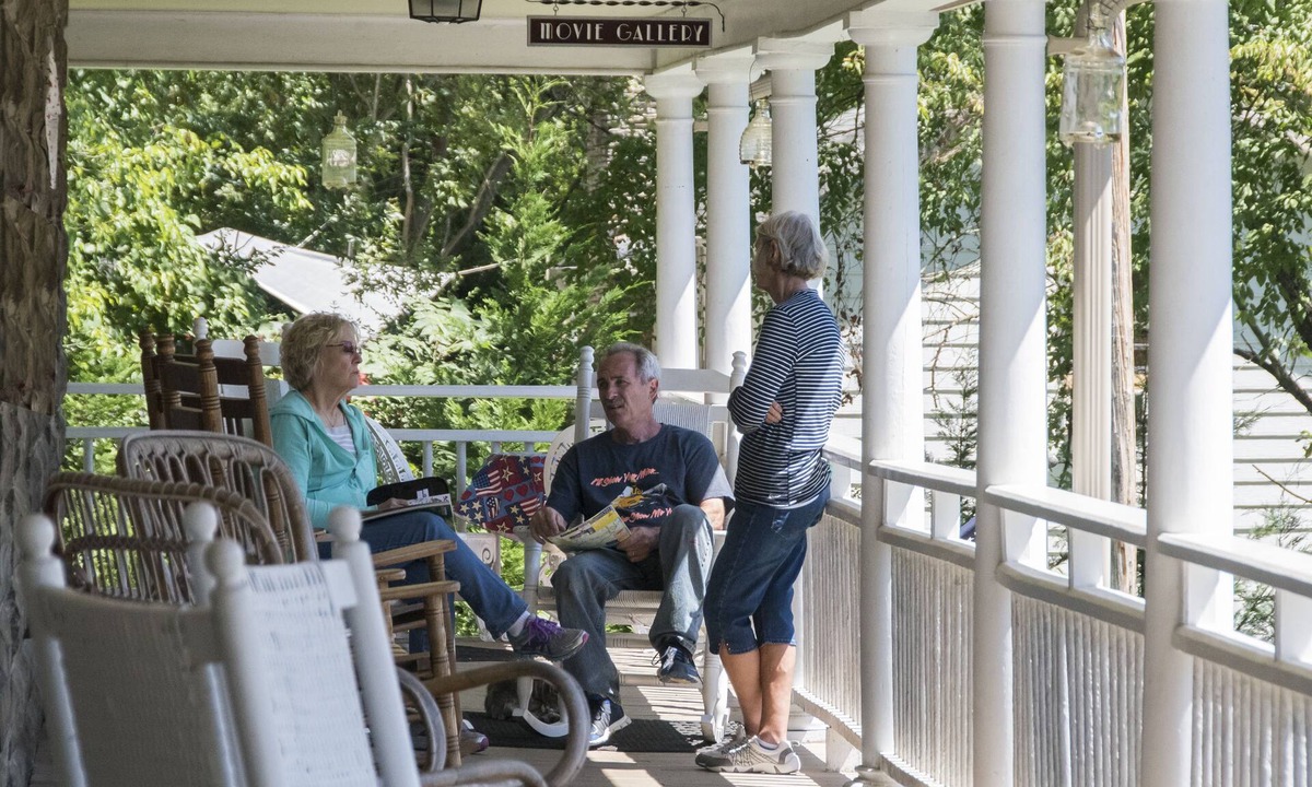 Bryson City Bed & Breakfast | Calhoun House Inn & Suites