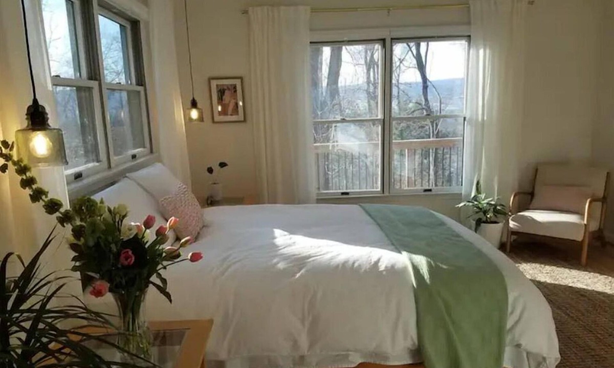 Purcellville Cabin | Cali's Mountain Hideaway - Peaceful Luxury Awaits!