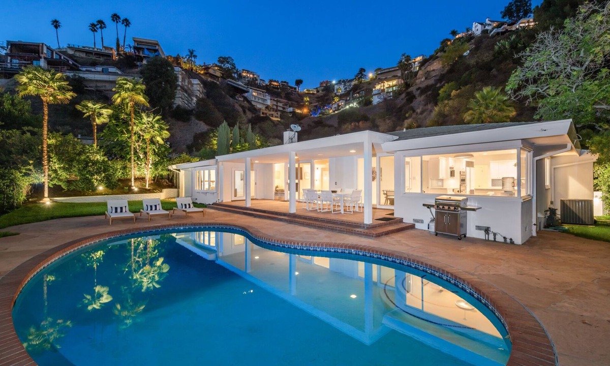 Hollywood Hills West House | California Mid-Century Private Oasis