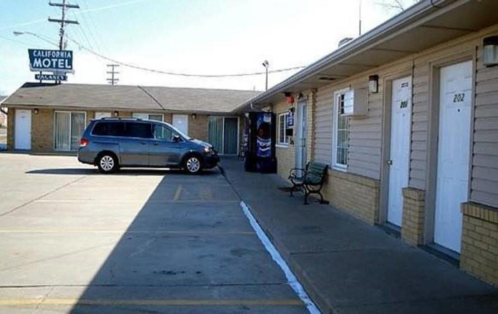 Mcgirk Hotel | California Motel