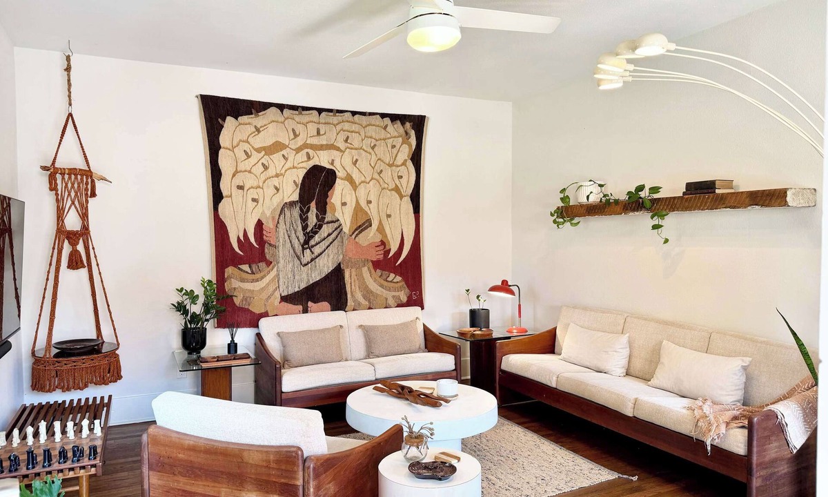 Greater Heights Apartment | calla lily: poolside,hot tub,Easy World Cup Access