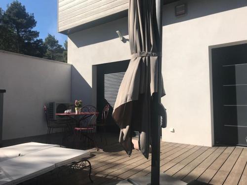 Laudun Villa | Calme, confort et espace dans villa d’architecte