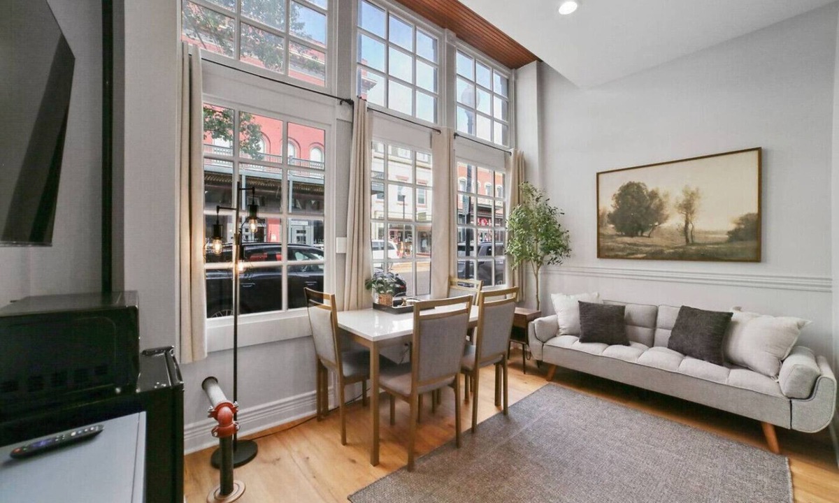 St. Charles Apartment | Calming, Chic Space w/Natural Light- Owl Suite