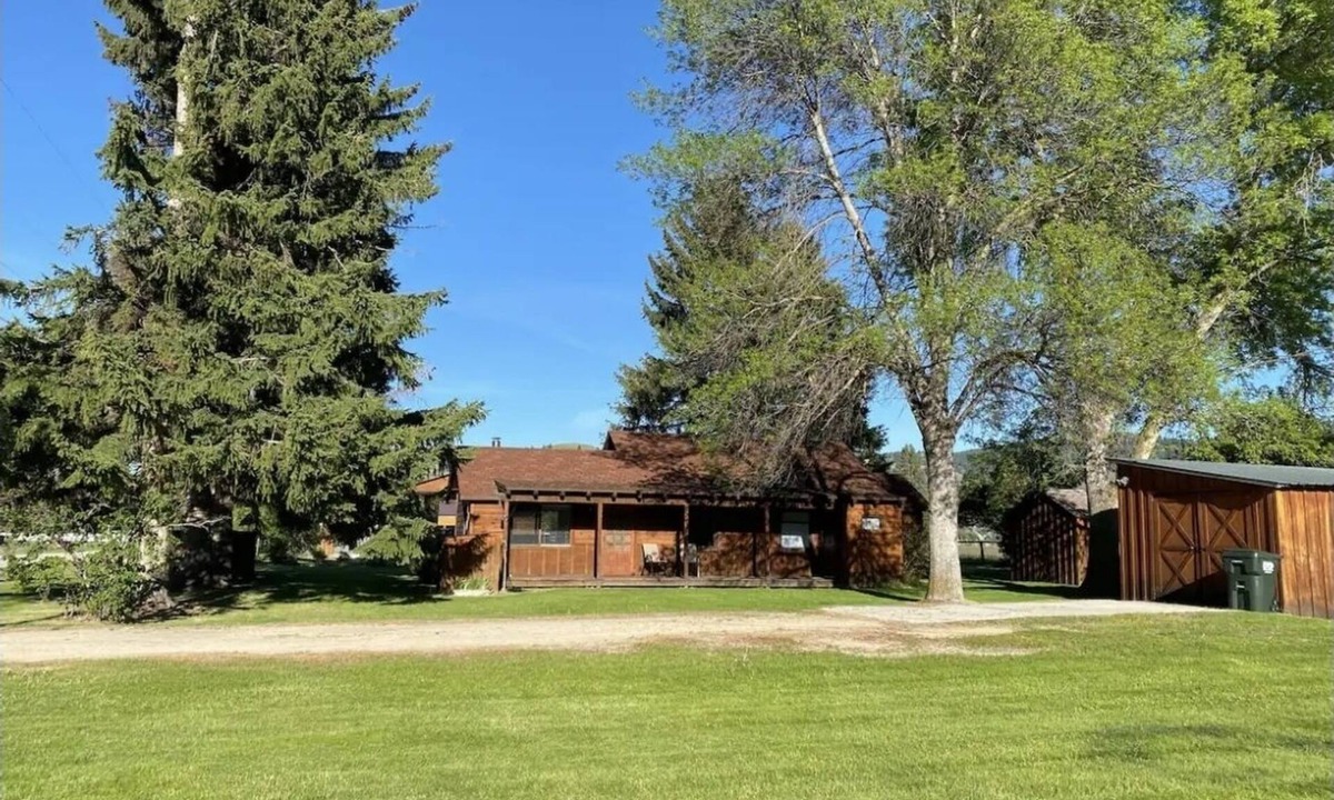 Grantsdale Cabin | Camas Creek Cabin