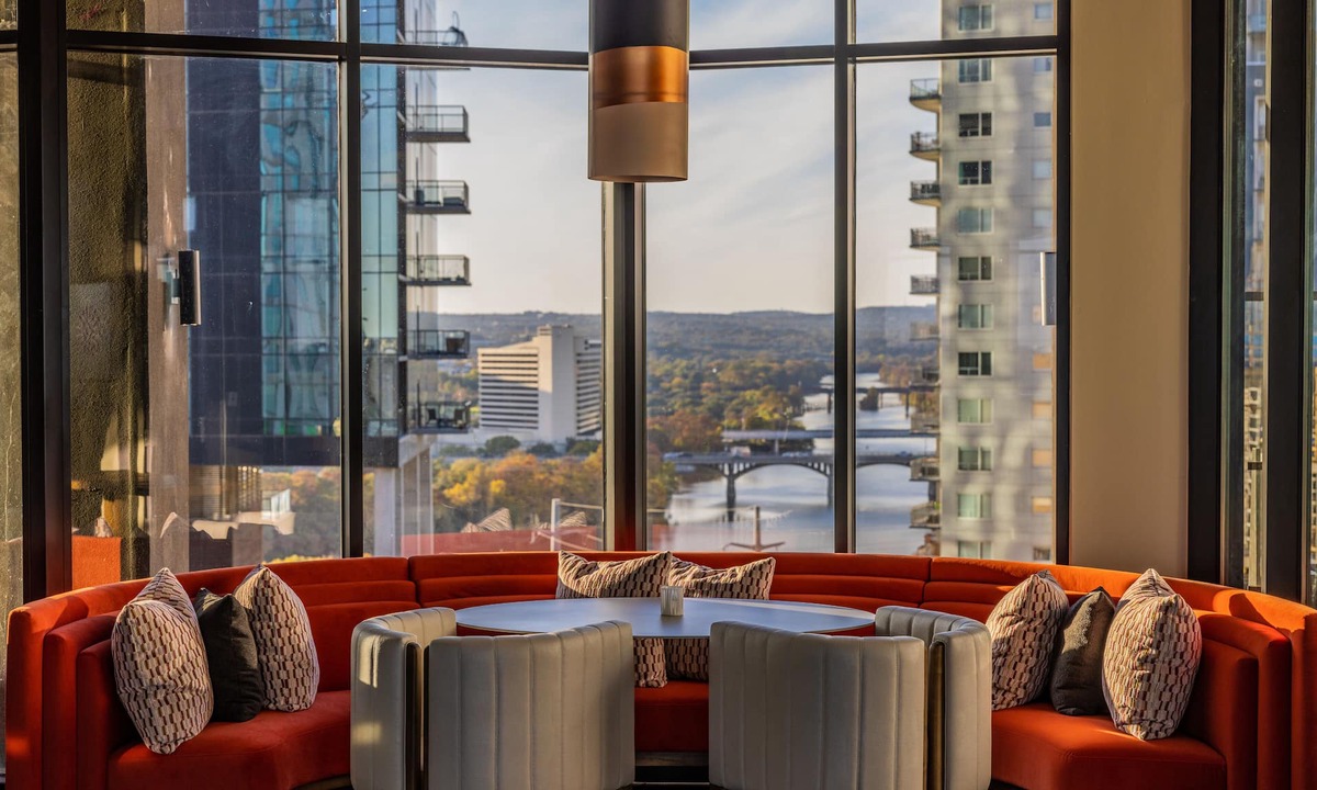 Rainey Street Historic District Hotel | Cambria Hotel Austin Downtown