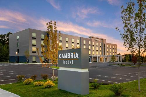 Plymouth Hotel | Cambria Hotel & Suites Plymouth
