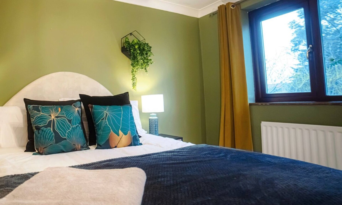 Cambridge House | Cambridge | 7 Bedrooms | Free Parking