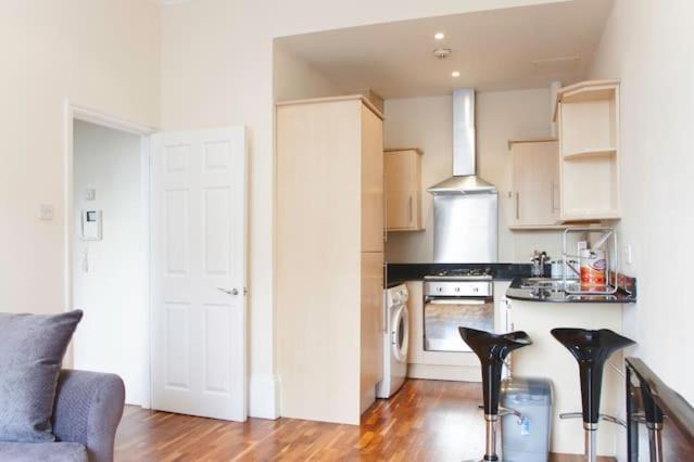 Belsize Park Apartment | Camden Apartment A/Apartment